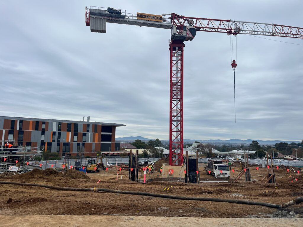 Tower crane at Tamworth Hospital